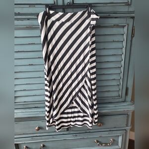 Athleta Black and White Asymmetrical Skirt